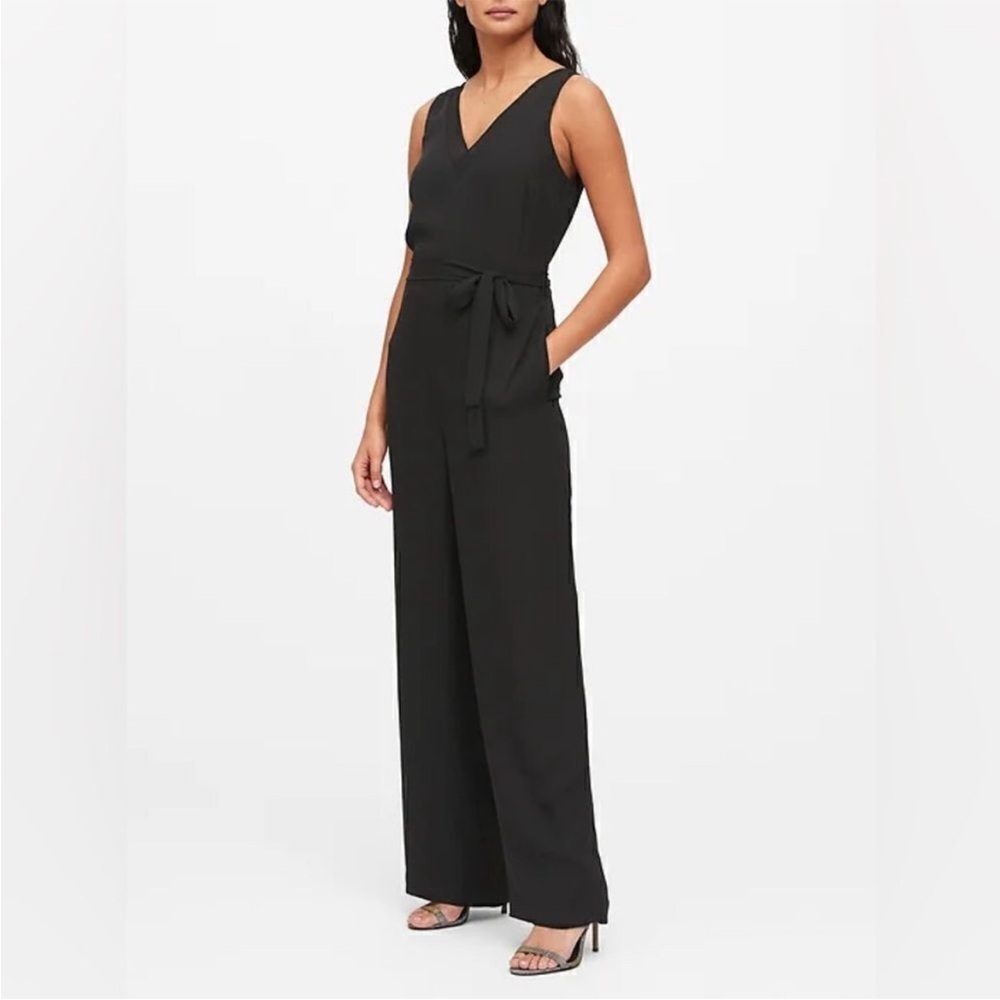 Banana Republic Black Jumpsuit with V-Neck and Wide-Leg Design